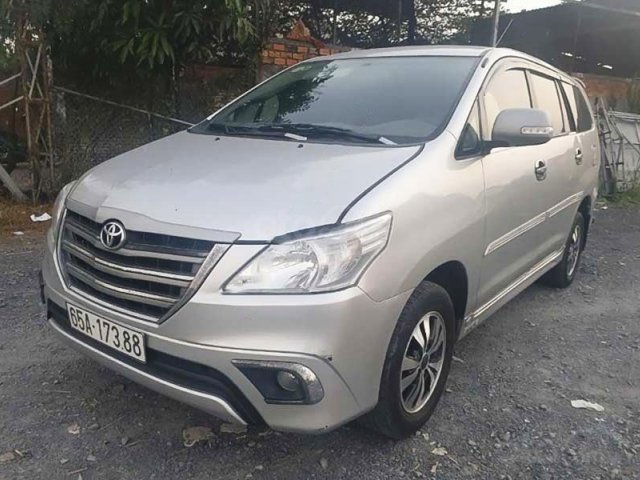 Bán Toyota Innova 2.0 G sản xuất năm 2014, màu bạc 