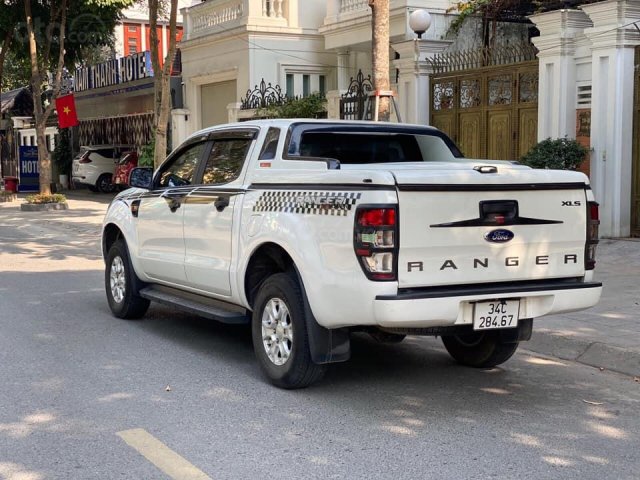 Bán ô tô Ford Ranger sản xuất năm 2016, màu trắng, nhập khẩu nguyên chiếc số tự động