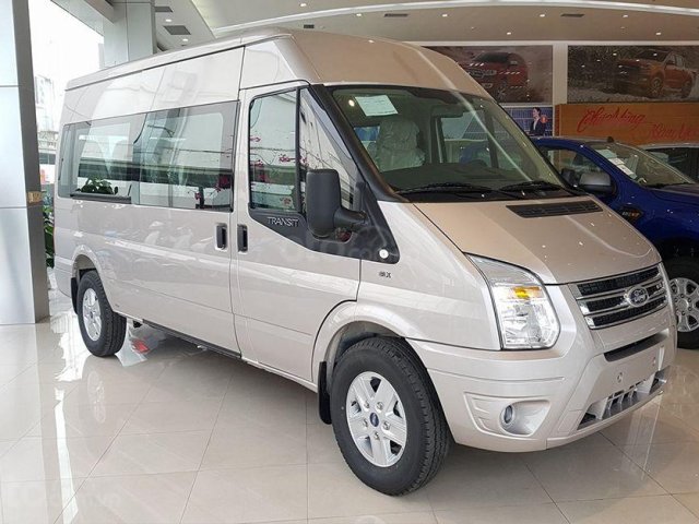 Transit Limousin VIP 2021 giá cạnh tranh