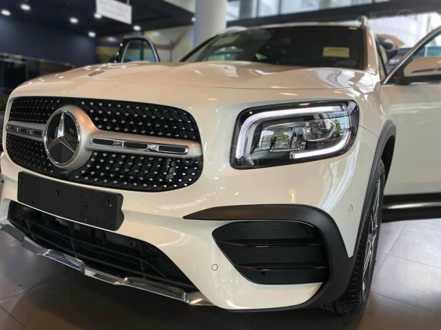 Xe 7 chỗ Mercedes-Benz GLB 200 AMG, dòng xe SUV nhập khẩu nguyên chiếc, có giao ngay0