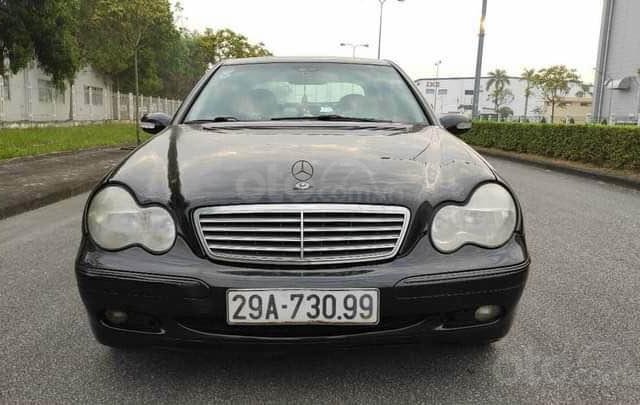 Cần bán nhanh Mercedes C200 sản xuất năm 2002, màu đen, giá thấp0