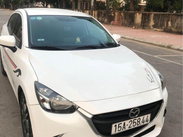 Bán xe Mazda 2 AT sản xuất năm 2016, màu trắng xe gia đình, giá chỉ nhỉnh 400 triệu