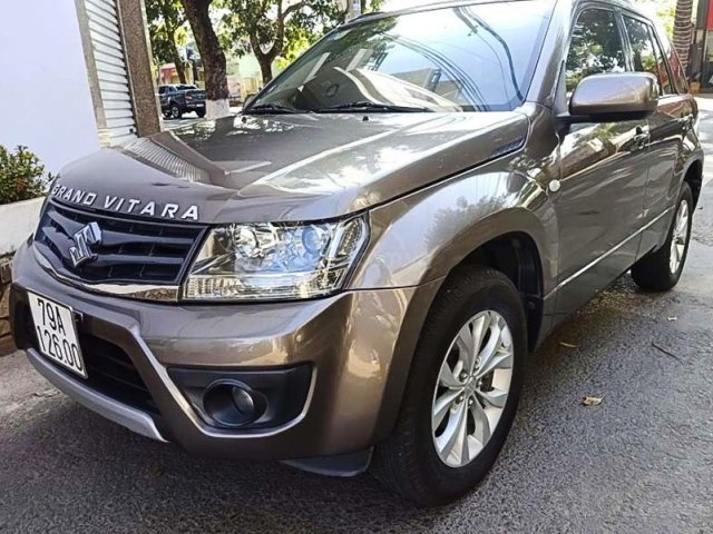 Cần bán gấp Suzuki Grand vitara sản xuất năm 2016, màu nâu, nhập khẩu nguyên chiếc còn mới