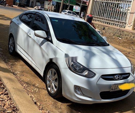 Bán xe Hyundai Accent sản xuất năm 2013, nhập khẩu nguyên chiếc còn mới