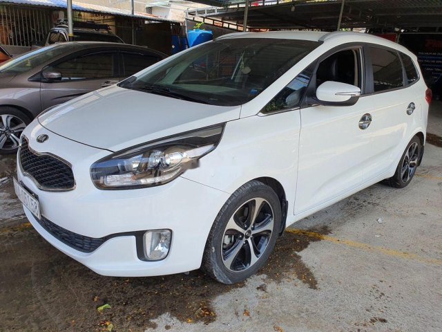 Cần bán lại xe Kia Rondo đời 2016, màu trắng