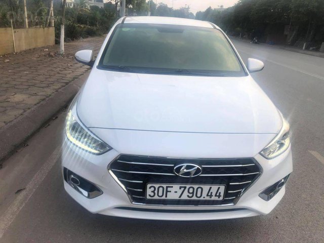 Bán Hyundai Accent AT năm 2019, màu trắng, đẹp zin từng con ốc