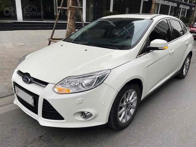 Xe Ford Focus Titanium sản xuất năm 2015, màu trắng, 460tr