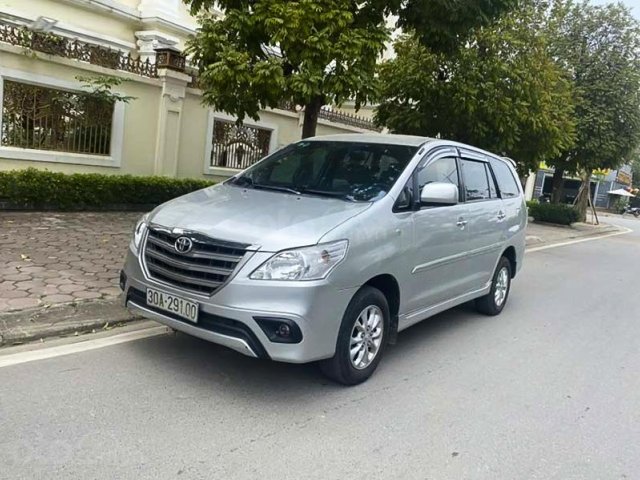 Bán Toyota Innova năm sản xuất 2015, màu bạc còn mới, giá 395tr