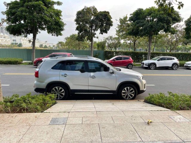 Cần bán gấp Kia Sorento DATH đời 2017, màu trắng 