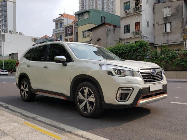 Cần bán lại xe Subaru Forester sản xuất năm 2019, màu trắng, xe nhập