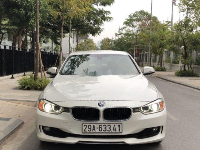 Cần bán xe BMW 3 Series 320i sản xuất năm 2012, màu trắng0