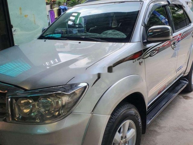 Cần bán Toyota Fortuner năm sản xuất 2009, màu bạc, 389 triệu