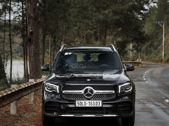 Xe 7 chỗ Mercedes-Benz GLB 200 AMG, dòng xe SUV nhập khẩu nguyên chiếc, có giao ngay0