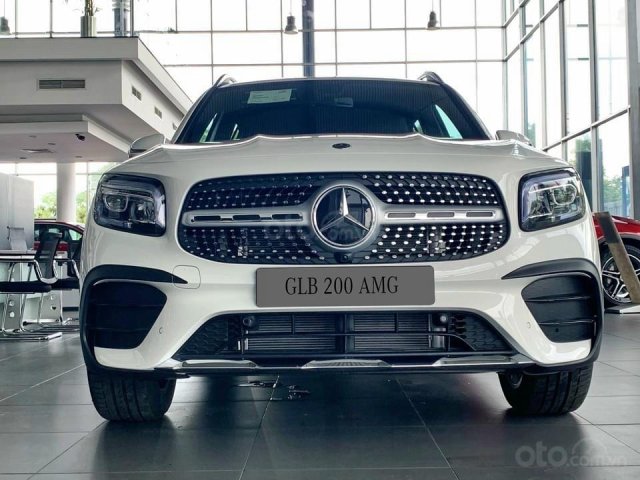 Bán xe GLB 200 AMG 2021 - xe 7 chỗ nhâp khẩu nguyên chiếc, sẵn xe giao ngay0