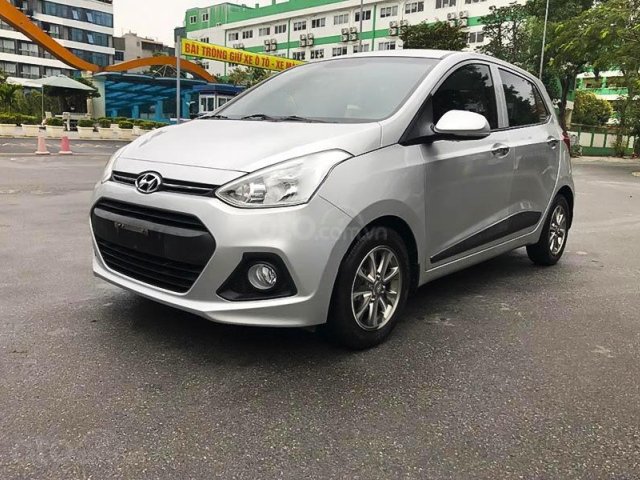 Cần bán xe Hyundai Grand i10 đời 2016, màu bạc0