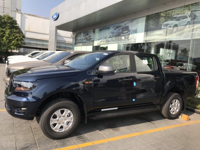 Bán Ford Ranger XLS 2.2L 4x2 AT chỉ 150 triệu lăn bánh, ưu đãi tới 35 triệu, đủ màu, không cần chứng minh thu nhập