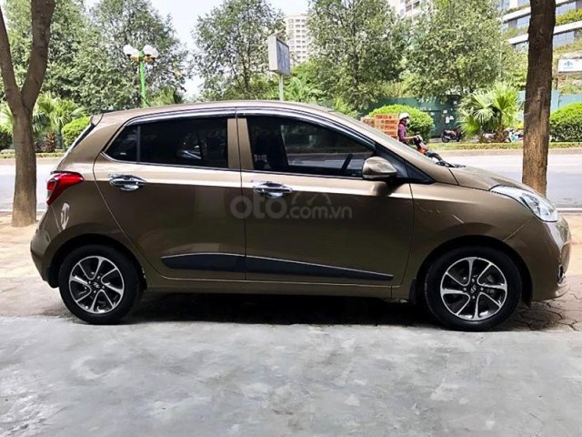 Bán Hyundai Grand i10 1.2 AT năm 2019, màu nâu, giá mềm