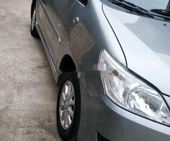 Cần bán lại xe Toyota Innova sản xuất 2012, màu bạc 