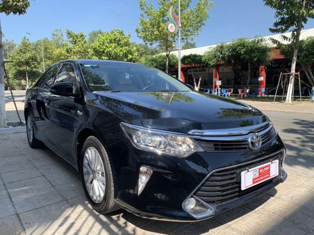 Cần bán Toyota Camry năm 2019, màu đen chính chủ, giá 925tr