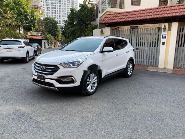 Bán ô tô Hyundai Santa Fe năm sản xuất 2018, màu trắng0