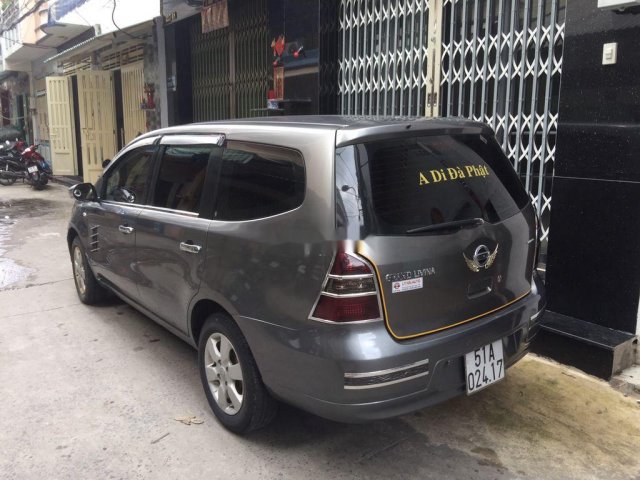 Cần bán lại xe Nissan Livina sản xuất năm 2011, màu xám