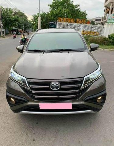 Cần bán Toyota Rush 1.5AT năm sản xuất 2019, màu nâu