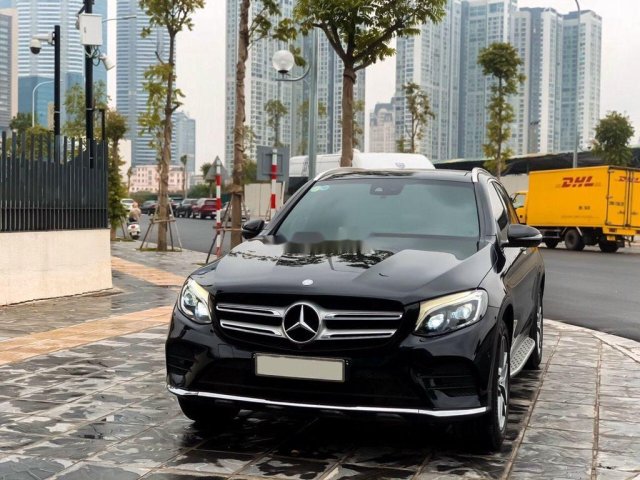 Bán Mercedes GLC300 sản xuất năm 2017, giá mềm