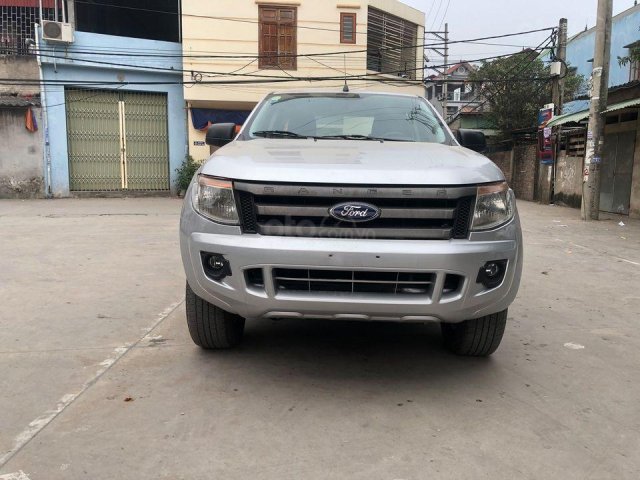 Bán gấp ô tô Ford Ranger năm 2014, màu bạc số sàn, 380 triệu