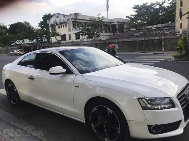 Cần bán gấp Audi A5 năm sản xuất 2010, màu trắng, nhập khẩu, 700 triệu