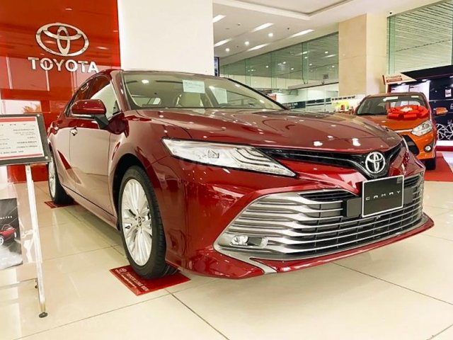 Cần bán xe Toyota Camry 2.5Q năm sản xuất 2021, màu đỏ, nhập khẩu