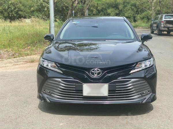 Bán Toyota Camry 2.0G 2019, màu đen, nhập Thái Lan0