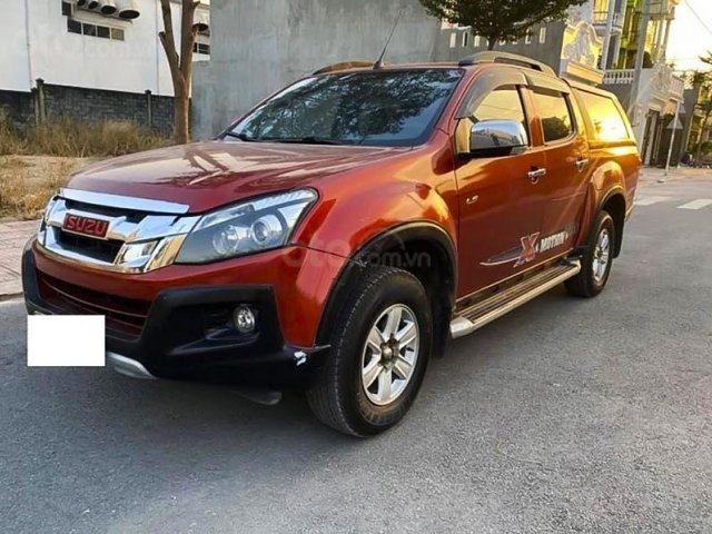 Cần bán xe Isuzu Dmax sản xuất 2015, màu đỏ