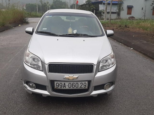 Bán gấp Chevrolet Aveo năm 2014, màu bạc, giá cực kỳ cạnh tranh