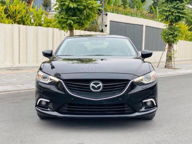 Cần bán xe Mazda 6 Sedan 2.0AT 2015, màu đen