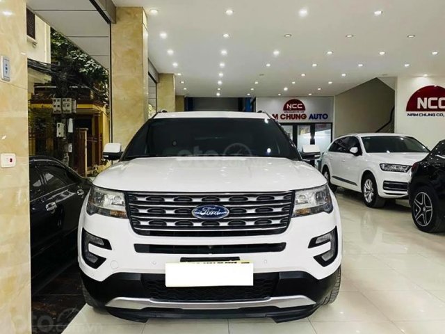 Cần bán gấp Ford Explorer năm sản xuất 2016, màu trắng, nhập khẩu nguyên chiếc còn mới0