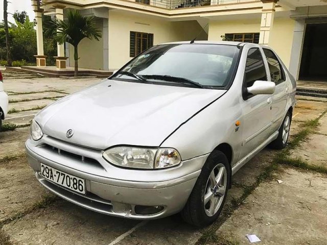 Cần bán xe Fiat Siena HLX 1.6 sản xuất 2003, màu bạc