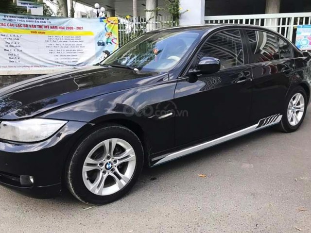 Bán xe BMW 3 Series 320i năm 2011, màu đen, nhập khẩu, 415tr0