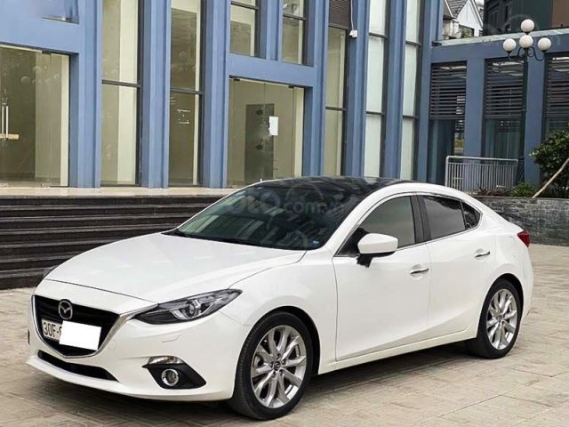 Cần bán Mazda 3 2.0AT năm 2017, màu trắng, giá thấp0