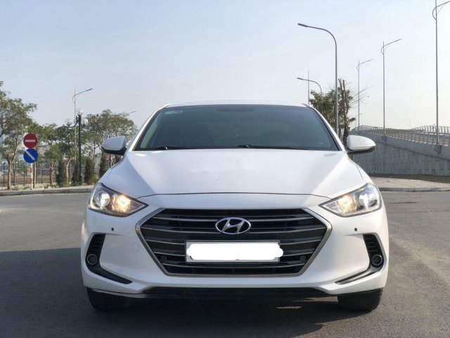 Bán Hyundai Elantra năm 2018 còn mới