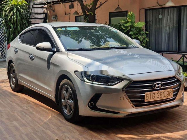 Cần bán Hyundai Elantra sản xuất năm 2017, giá tốt