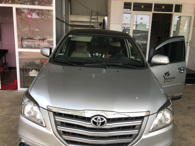 Cần bán lại xe Toyota Innova sản xuất năm 2015, màu bạc, nhập khẩu