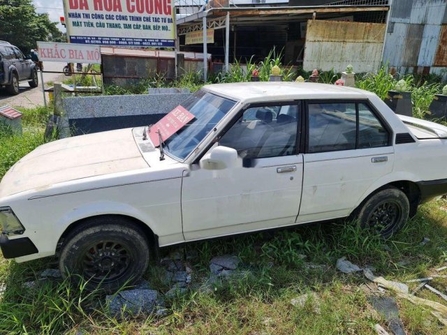 Bán Toyota Corona đời 1981, màu trắng, nhập khẩu, 15tr0