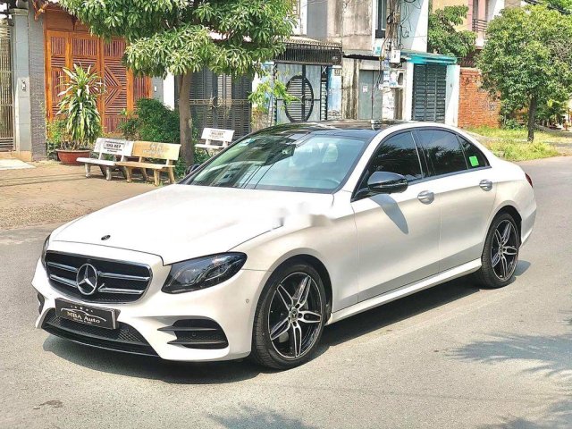 Cần bán gấp Mercedes E class năm 2019 còn mới