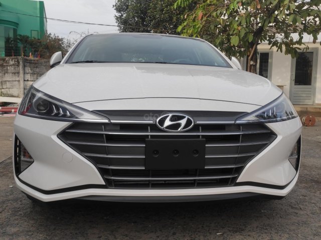 Hyundai Elantra đủ bản, đủ màu, giao ngay, tặng 3 voucher dịch vụ trị giá 8tr