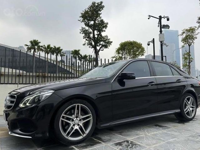 Bán ô tô Mercedes E class đời 2015, màu đen còn mới