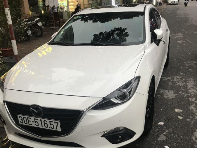 Cần bán Mazda 3 năm sản xuất 2015, màu trắng, nhập khẩu0