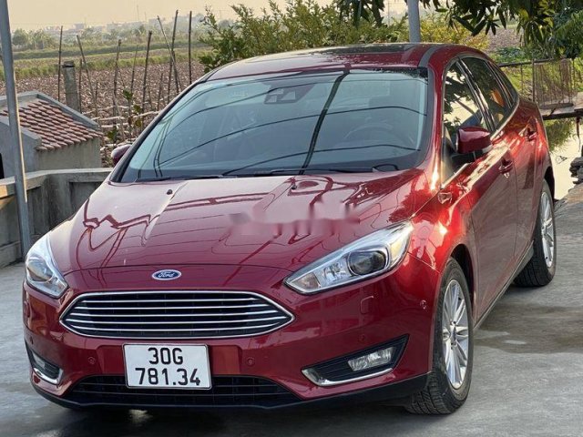 Cần bán xe Ford Focus năm 2016, màu đỏ, giá chỉ 580 triệu0