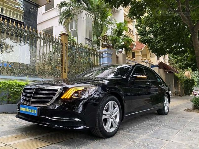 Bán Mercedes S450L đời 2018, màu đen còn mới