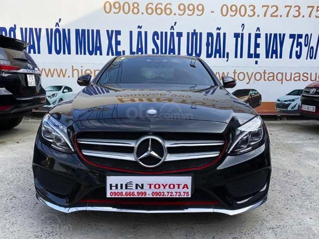 Xe Mercedes C300 AMG sản xuất 2016, màu đen