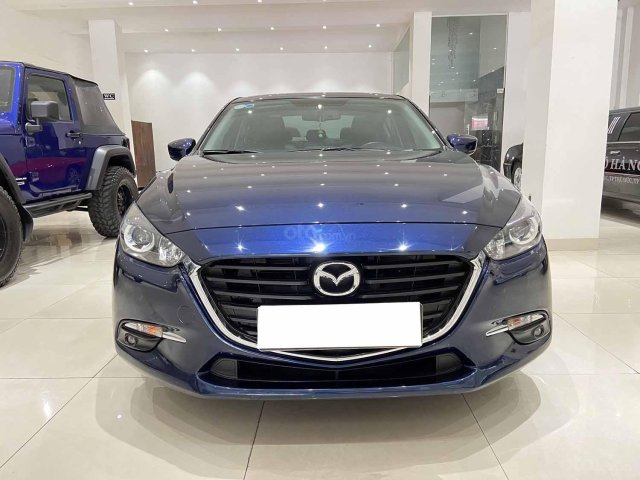 Bán Mazda 3 1.5AT Luxyry 2019 xanh dương 25.000 km cực đẹp0